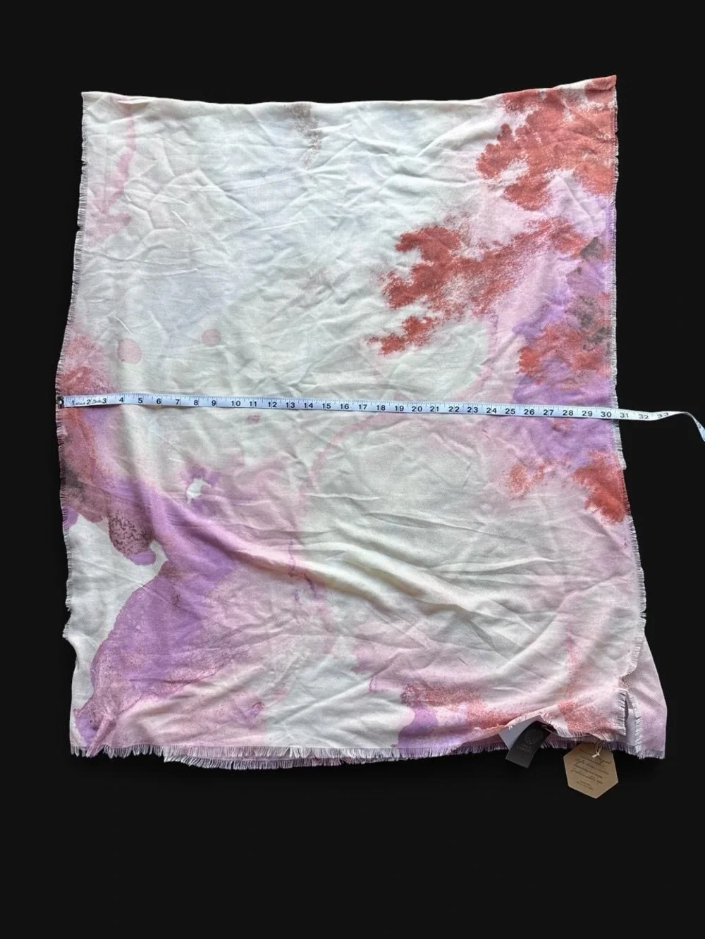 ✨Vince Camuto pink and white tie-dye scarf with frayed edges, size S✨